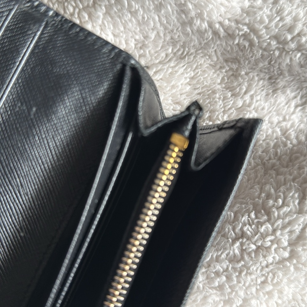 Prada Black Leather Wallet with Bow Detail - Picture 10 of 12